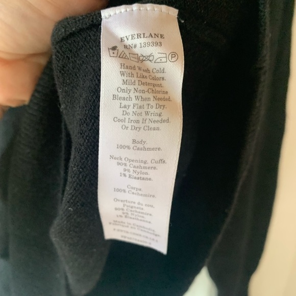 Everlane Black Cashmere Crewneck Sweater - Picture 5 of 5